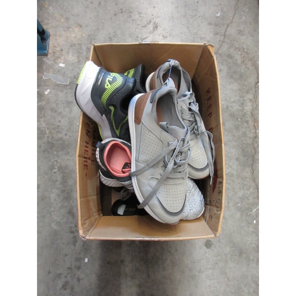 5 Assorted Pairs of Women' Footwear
