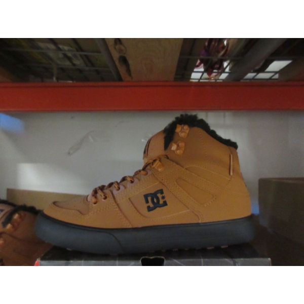 Men's New DG Fleece Lined High Top Runners - Size 8