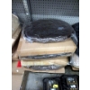 Image 2 : 4 New Show & Tail Round Washable Pet Beds 
