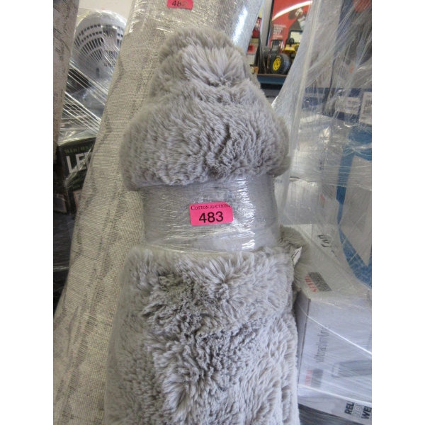 5' x 7' Grey Fun Fur Area Carpet
