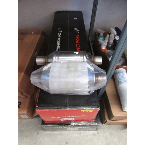 2 Catalytic Converters & 2 Muffler Parts