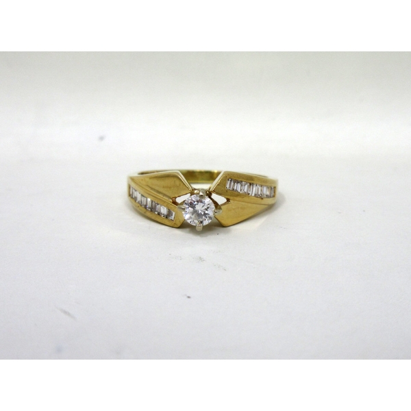 Ladies Estate 14KT Yellow Gold Ring