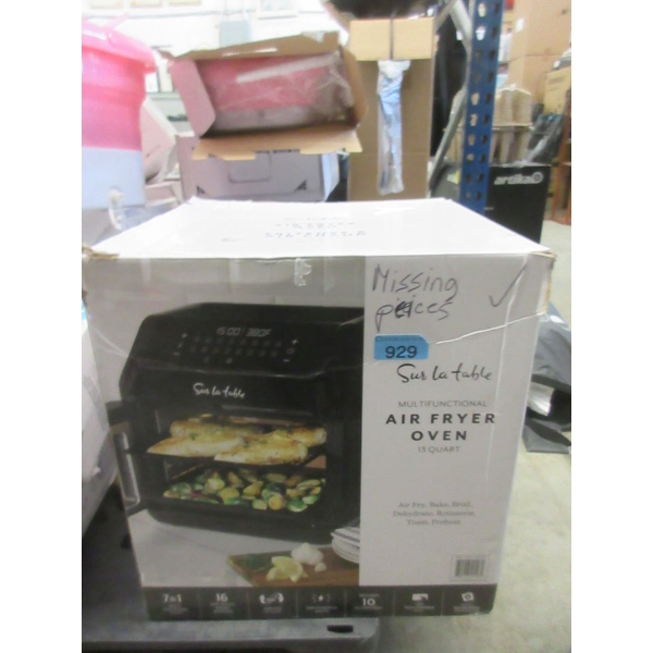 Sur la table Multifunctional Air Fryer Oven - Tested Working