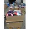 Image 1 : 2 Short Skids of Clothing & Soft Household Goods