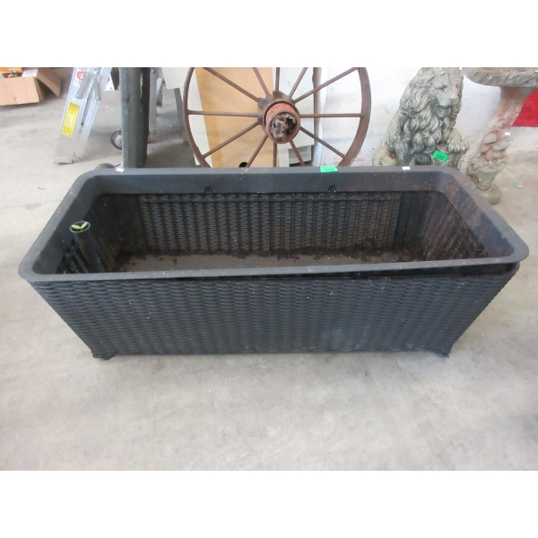 Raised Resin Garden Bed - 29" x 45" x 15" tall