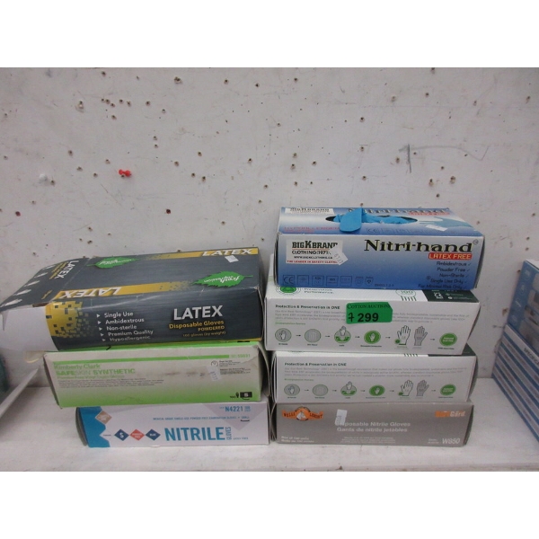 7 Assorted Boxes of 100 Small Disposable Gloves