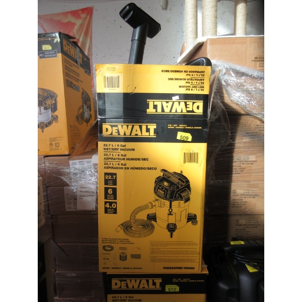 DeWalt 22.7 L/6 Gal Wet/Dry Shop Vac in Box