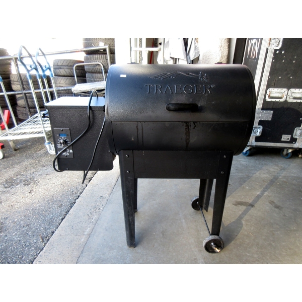 Traeger Junior 20 Wood Fired Grill