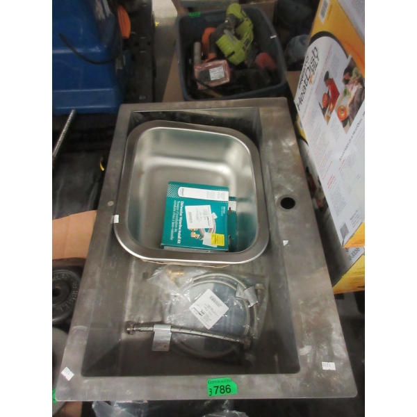 3 Piece Lot of Sinks and More