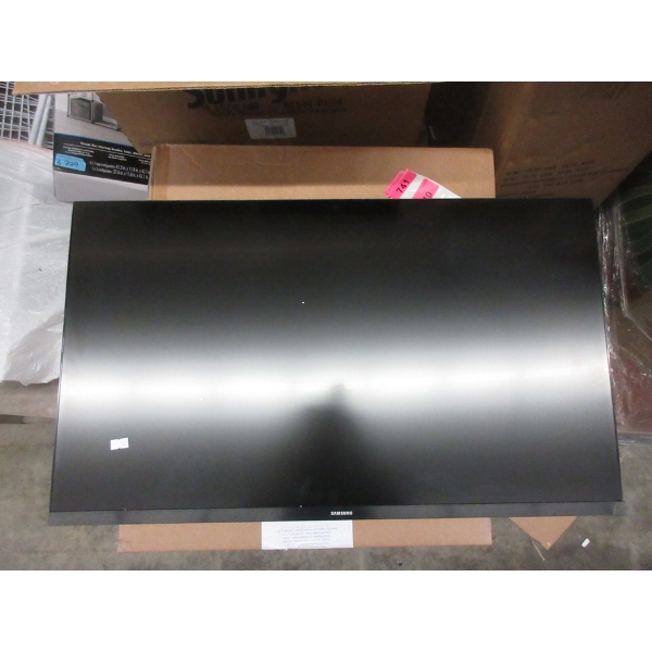 Samsung S3 32 Essential Monitor - Customer Return