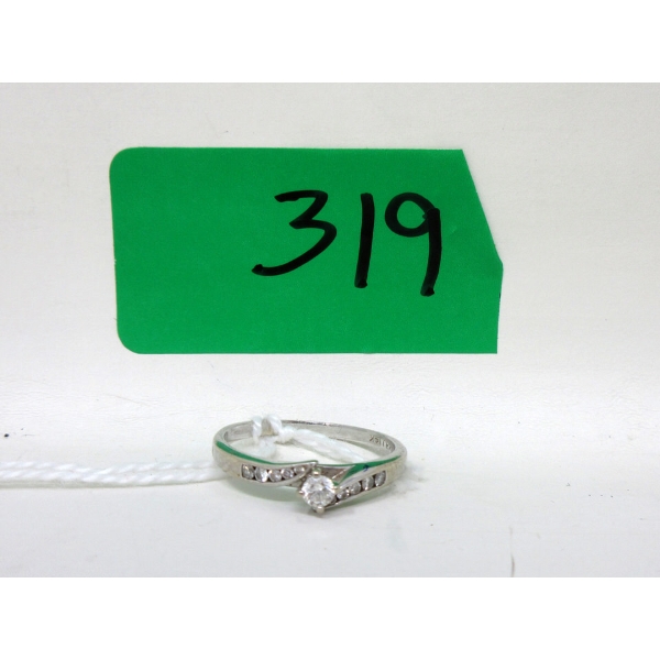 14 KT White Gold 11 Diamond Ring - Size 9
