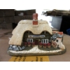 Image 2 : Large Tote of Lilliput Lane & Other Buildings