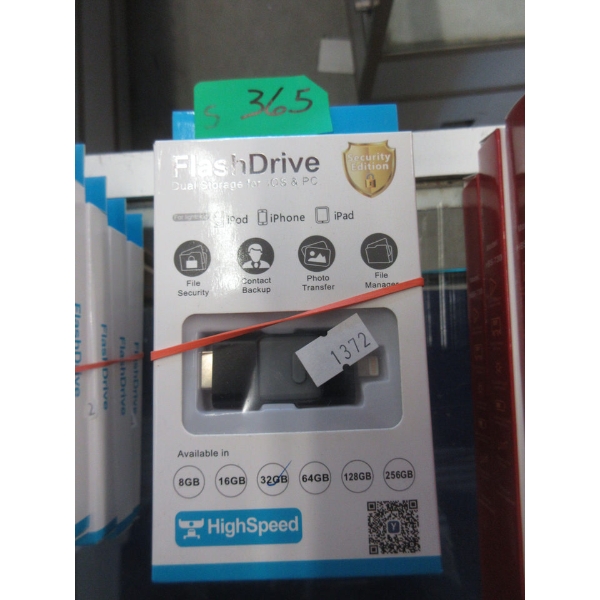 5 New 32GB Flash Drives for Apple Products - Black
