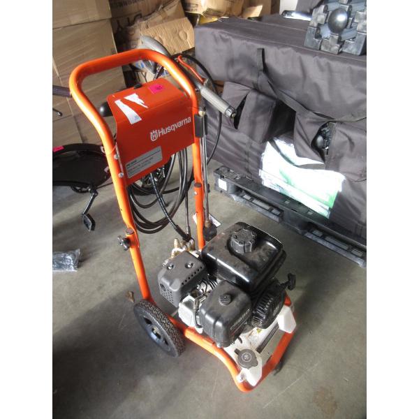 Husqvarna PW 3200 Gas Pressure Washer