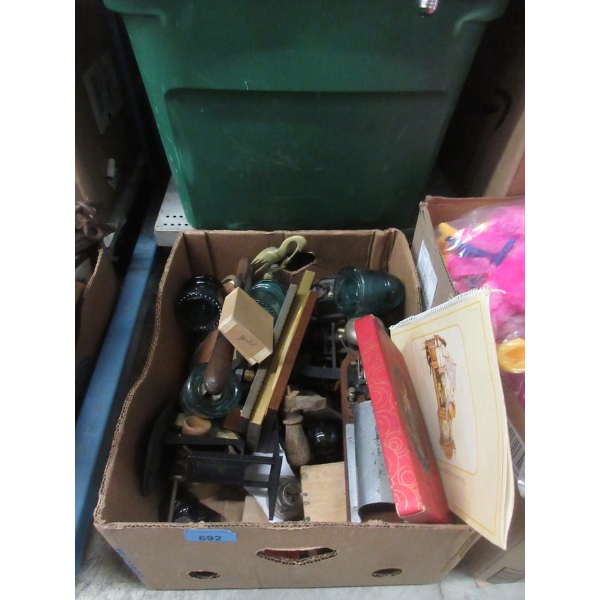Box of Assorted Vintage & Other Collectibles 