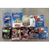 Image 1 : 10 Assorted Hot Wheels Vehicles & Figurines