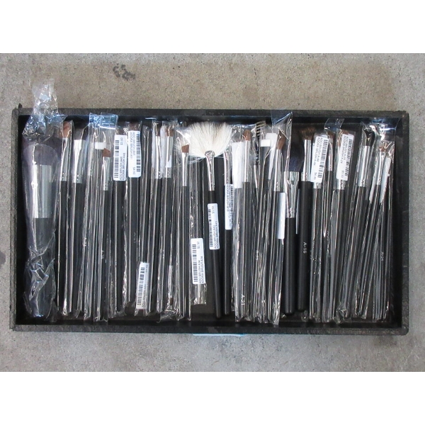 30 Assorted New Adora Makeup Brushes