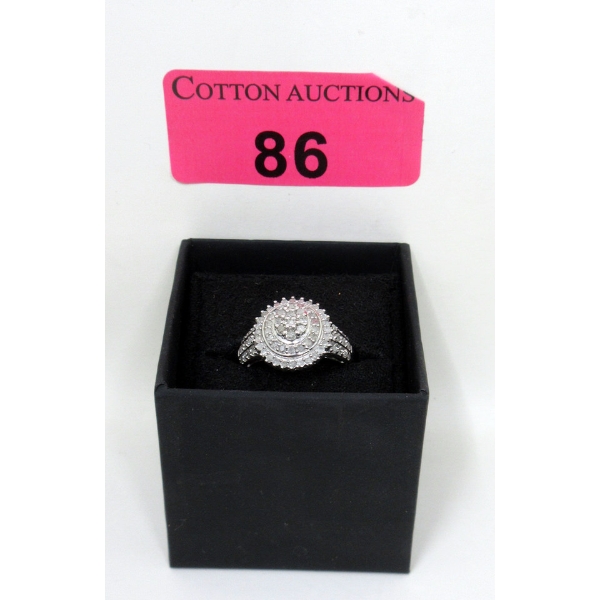 Ladies Diamond Cluster Ring - 1 CTW 
