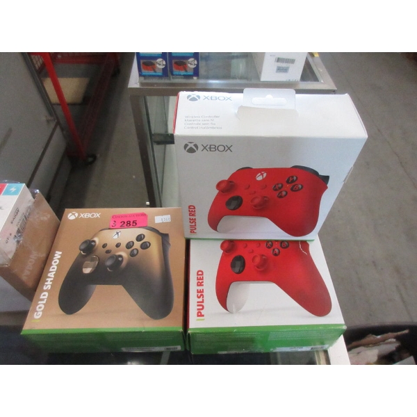 3 Xbox Series XS Wireless Controllers
