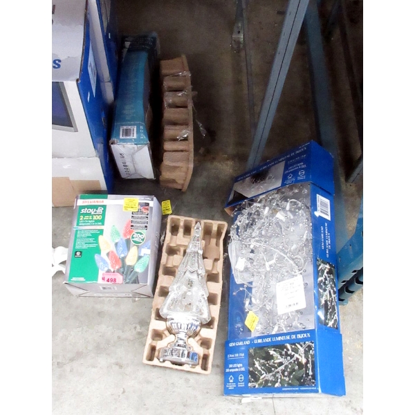 4 Piece Lot of Christmas Decorations & Lights
