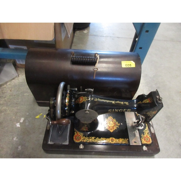 Vintage Singer Portable Sewing Machine in Case
