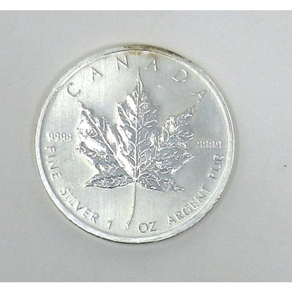 1 Oz .9999 Silver 2012 Maple Leaf Coin 