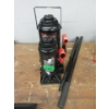 Image 1 : 1 Certified and 1 Motomaster Hydraulic Bottle Jack