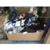 Image 1 : Skid of Clothing & Soft Household Goods
