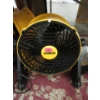 Image 1 : DeWalt 16" Bench Top Fan - No handle 