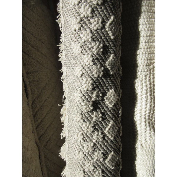 6.5' x 9' Grey Textured Carpet with Tassel Edge