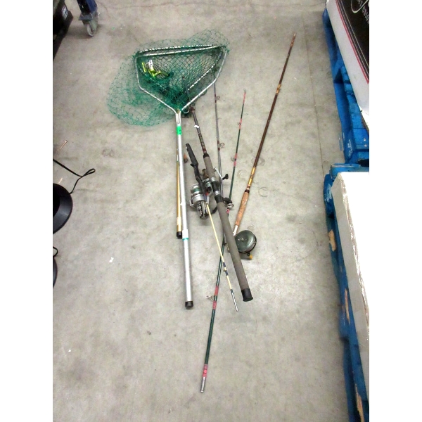2 Fishing Nets & 4 Fishing Poles (Some reels)