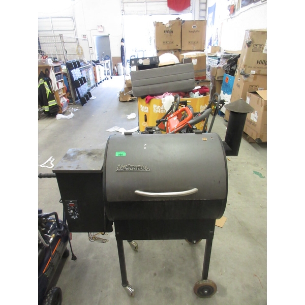 Traeger Wood Pellet Smoker/Grill with Cover