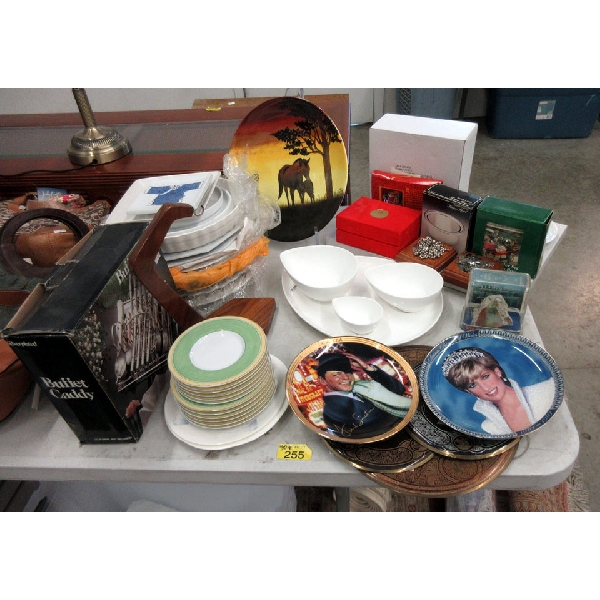 30+ Piece Lot of Kitchen Goods and Collectibles