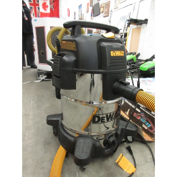 DeWalt Stealthsonic Stainless Steel Wet/Dry Vac
