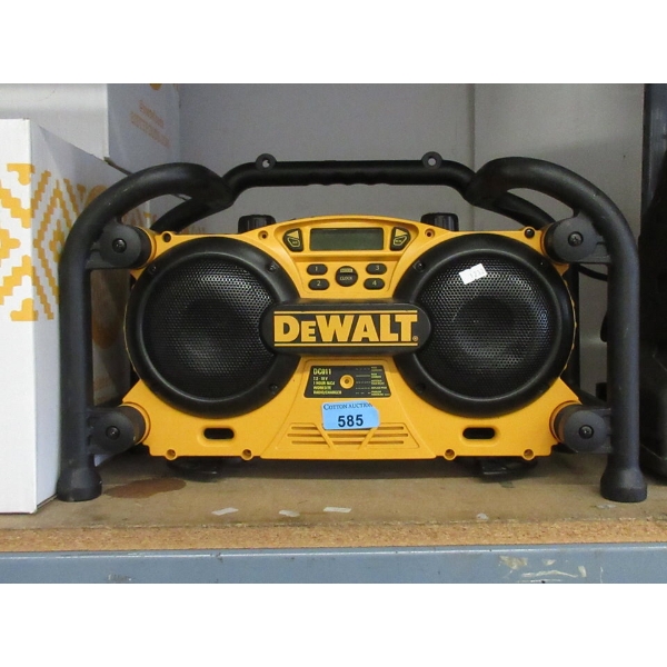 DeWalt DC011 Worksite Radio/Charger