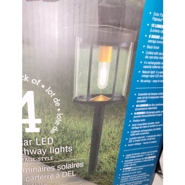 Solar LED Pathway Lights - Customer Return 