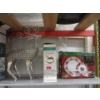 Image 1 : 2 Holiday Decorations & 1 Set of Christmas Dishes