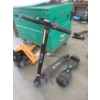 Image 1 : 1 E-Scooter & 1 Hoverboard - No Chargers