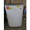 Image 1 : White Frigidaire Portable Air Conditioner