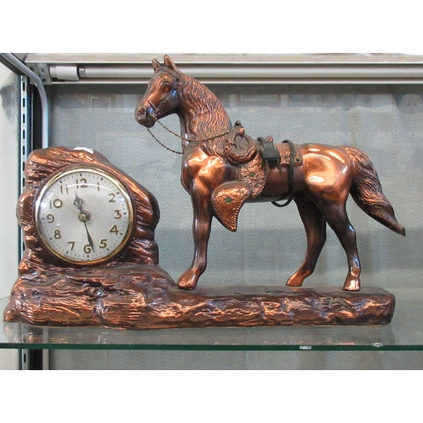 Vintage Cast Metal Western Metal Clock/Lamp