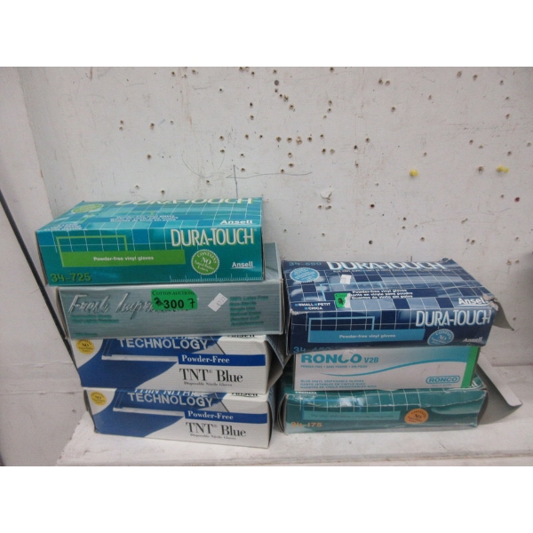 7 Assorted Boxes of 100 Disposable Gloves