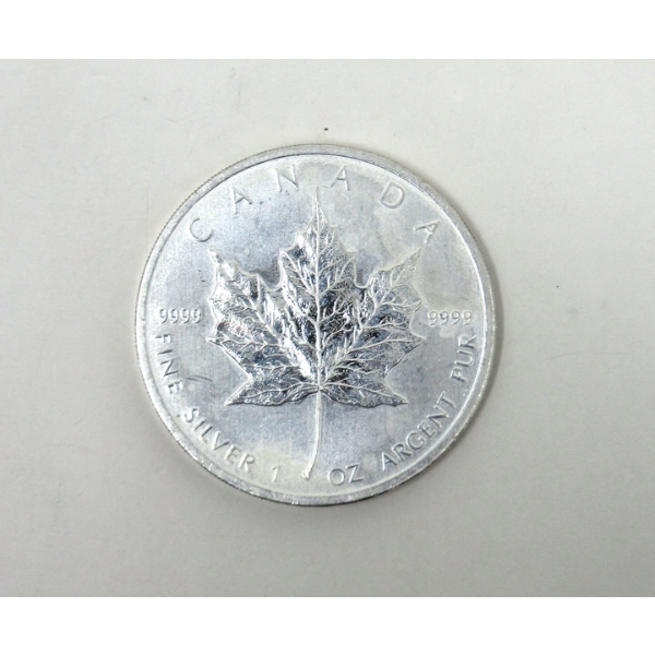 1 Oz .9999 Silver 2011 Maple Leaf Coin 