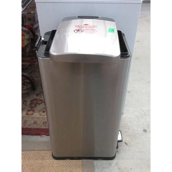 Stainless Steel 40 L Pedal Trash Can