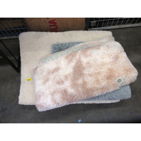 Plush Pet Bed & 2 No-Slip Fuzzy Mats