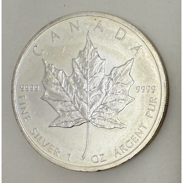 1 Oz .9999 Silver 2011 Canada Maple Leaf Coin 