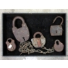 Image 1 : 3 Medium & 2 Large Vintage Padlocks
