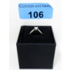 Image 3 : 10KT White Gold Ladies Estate Ring 