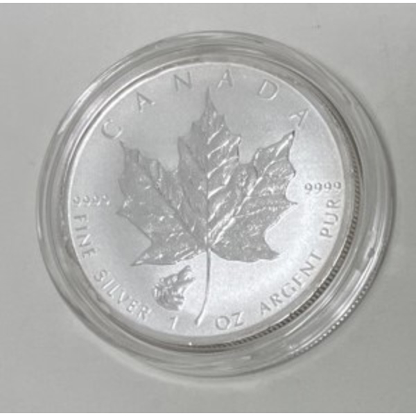 1 Oz .9999 Silver 2016 Maple Leaf Coin 