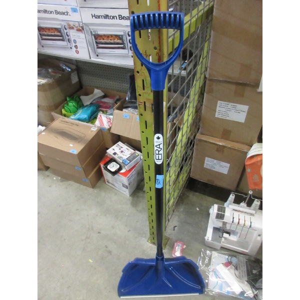 Group Era Ergonomic Snow Shovel