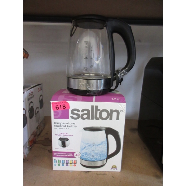 2 Salton 1.7 L Glass Electric Kettles - 1 has no box